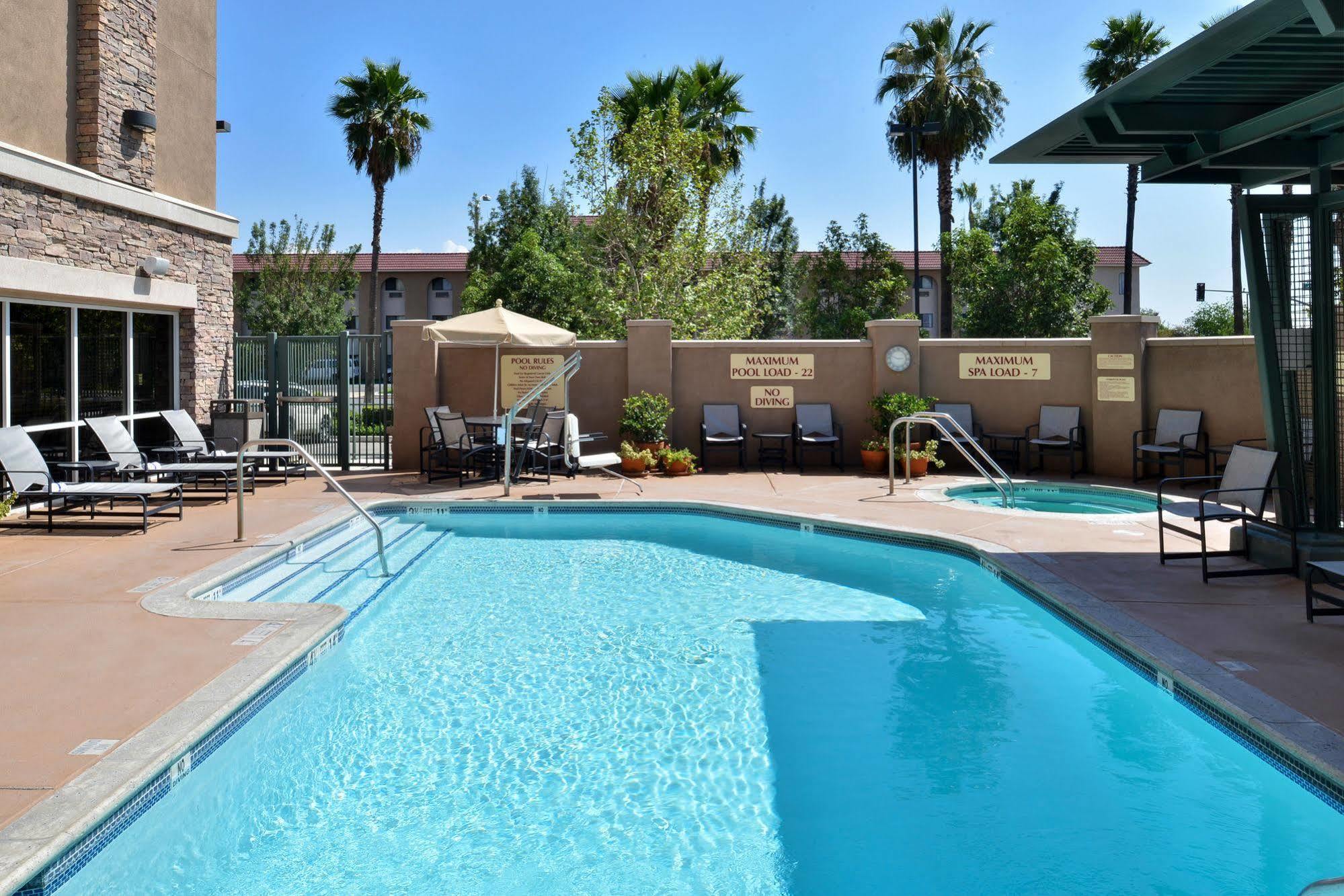 Comfort Suites Ontario Airport Convention Center Exterior photo